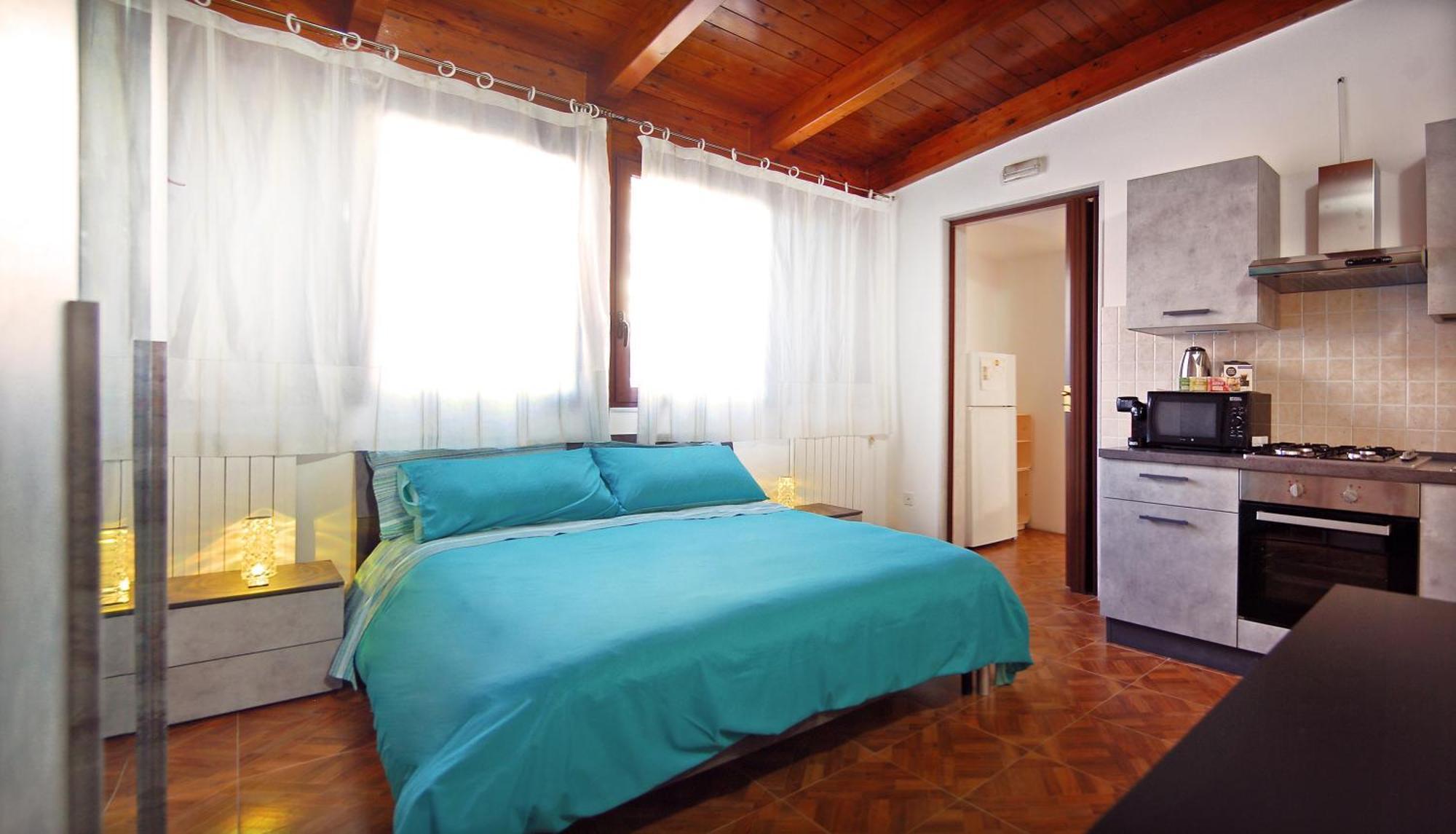 Sea Breeze Villa - Luna Apartment 바리 외부 사진